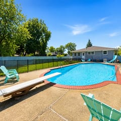 8BR house with Private Heated Pool, BBQ, Games