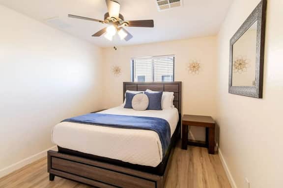 Luxurious Retreat. FREE HTD Pool & Outdoor Fun!