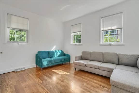 Perfect Family Destination with Pool - Bethel
