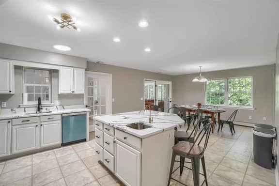 Huge home for huge fun – NY fun!