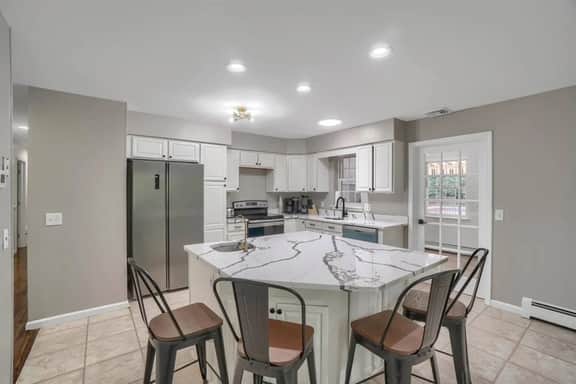 Huge home for huge fun – NY fun!