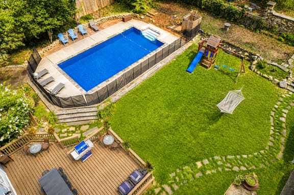 Pool + Playground | 10 Beds. - Holiday Home