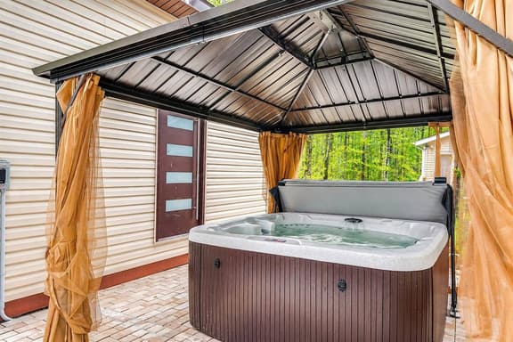 Pocono Lodge | HotTub | Game & Firepit | Near Park